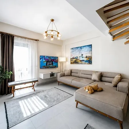 Villa Merkez özel Havuzlu-korunakli-jakuzılı-şömınelı- Lüks Vılla *